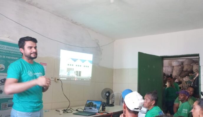 ReciclaON faz palestra, em Maceió (AL), sobre a contaminação por Resíduos Eletroeletrônicos